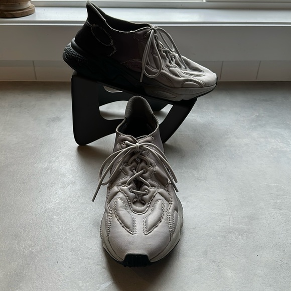 Adidas shoes - Picture 1 of 5